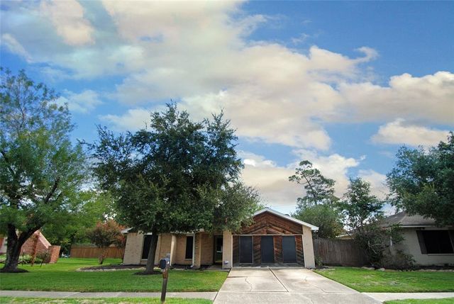 $255,000 | 1346 Castle Glen Drive | Channelview