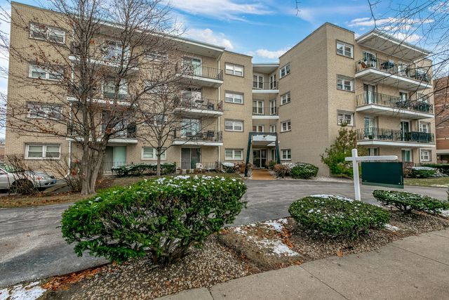 $179,900 | 5200 Galitz Street, Unit 401 | Skokie