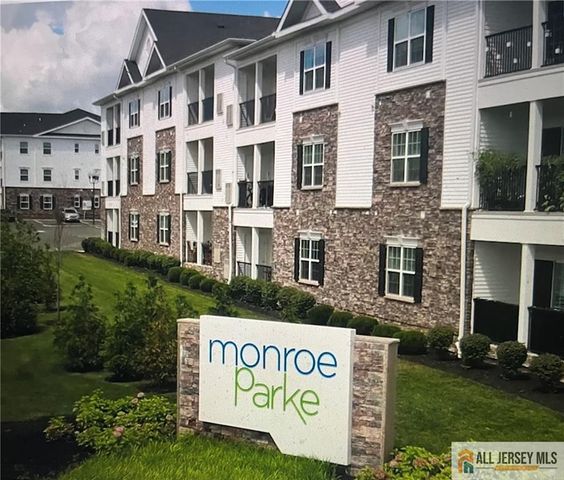 $2,750 | 617 Marion Lane, Unit 617 | Monroe Township