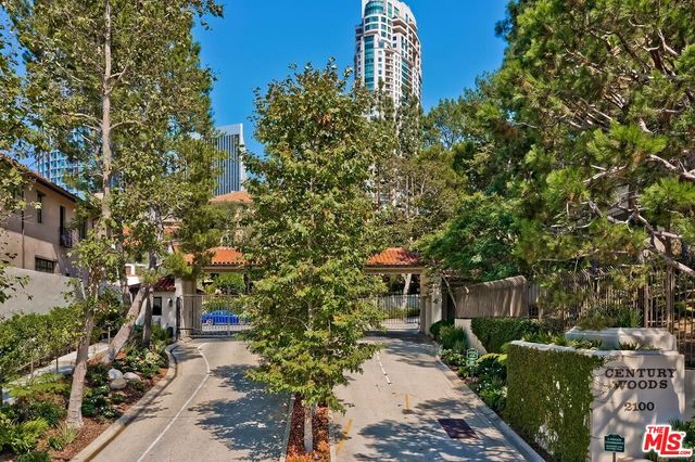 $3,350,000 | 2177 Century Woods Way, Unit 28 | Century City