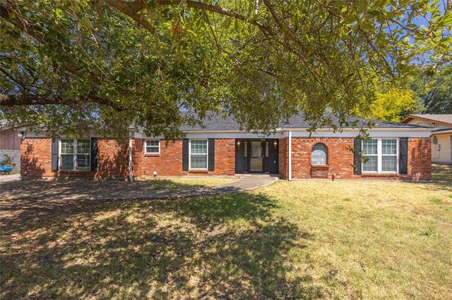 $255,000 | 2304 Royal Lane | Greenville