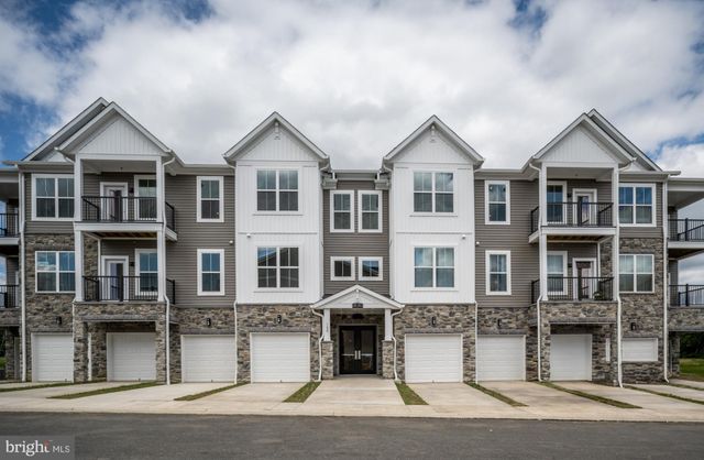 $400,000 | 150 Valerian Loop, Unit 103 | Garrisonville