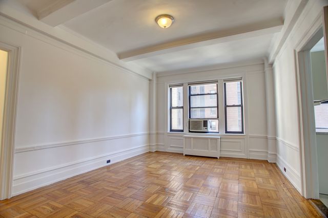 $3,990 | 315 West 102nd Street, Unit 7C | Upper West Side