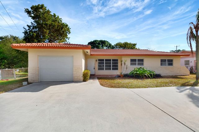 $600,000 | 2350 Northwest 3rd Avenue | Boca Raton Hills