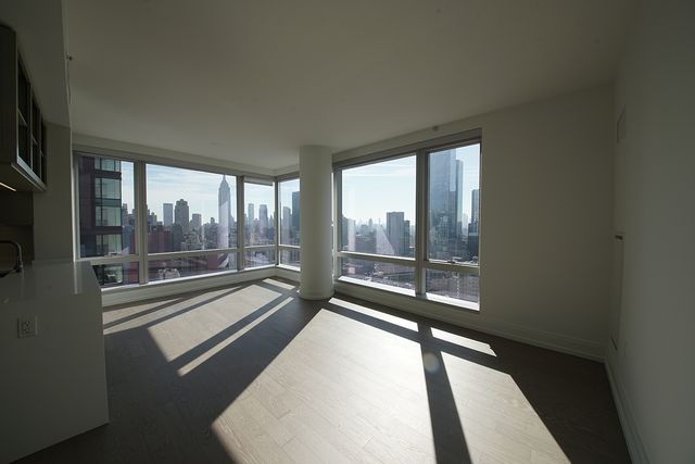 $7,550 | 555 10th Avenue, Unit 19E | Hudson Yards