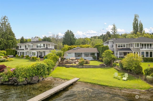 $3,495,000 | 229 East Lake Sammamish Parkway Southeast | Sammamish