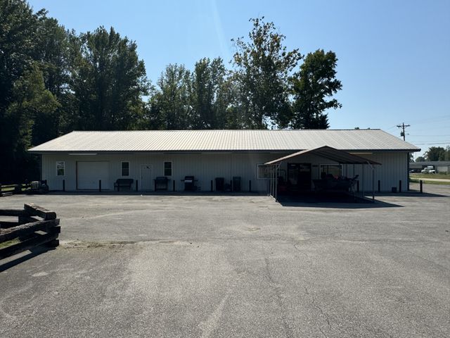 $290,000 | 22180 East Main Street | Huntingdon