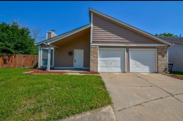 $1,900 | 2807 Crest Park Drive | Eldridge-West Oaks