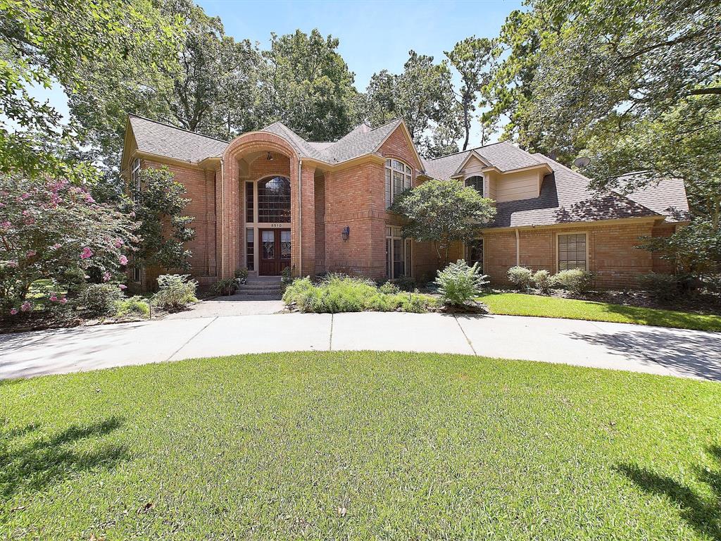 Front of Home w/circular driveway