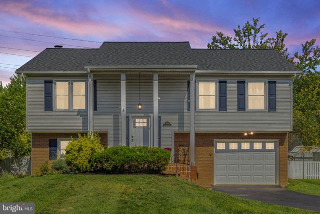 $690,000 | 1308 Lopp Court | Herndon