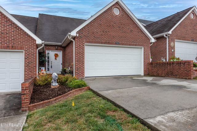 $341,900 | 926 Webster Grove Lane Northwest | Knoxville