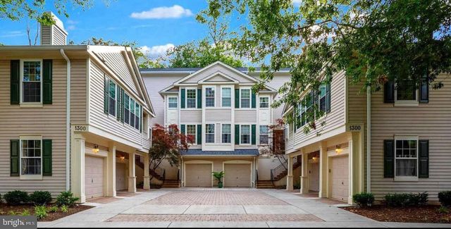 $549,000 | 1300 Windleaf Drive, Unit G | Reston