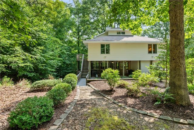 $500,000 | 175 North Oakes Circle | Saluda