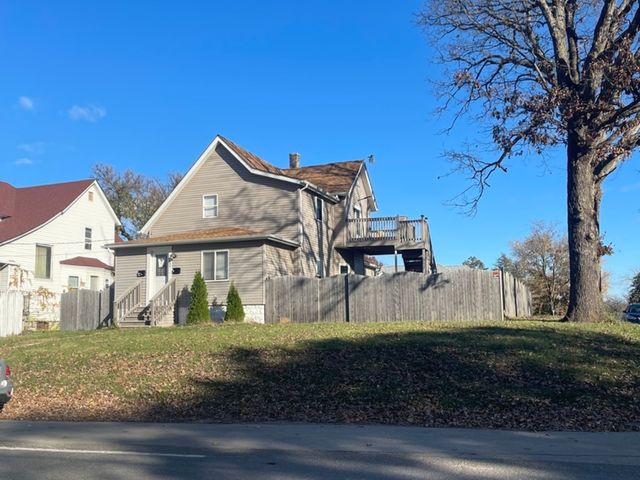 $230,000 | 1022 Richards Street | Joliet