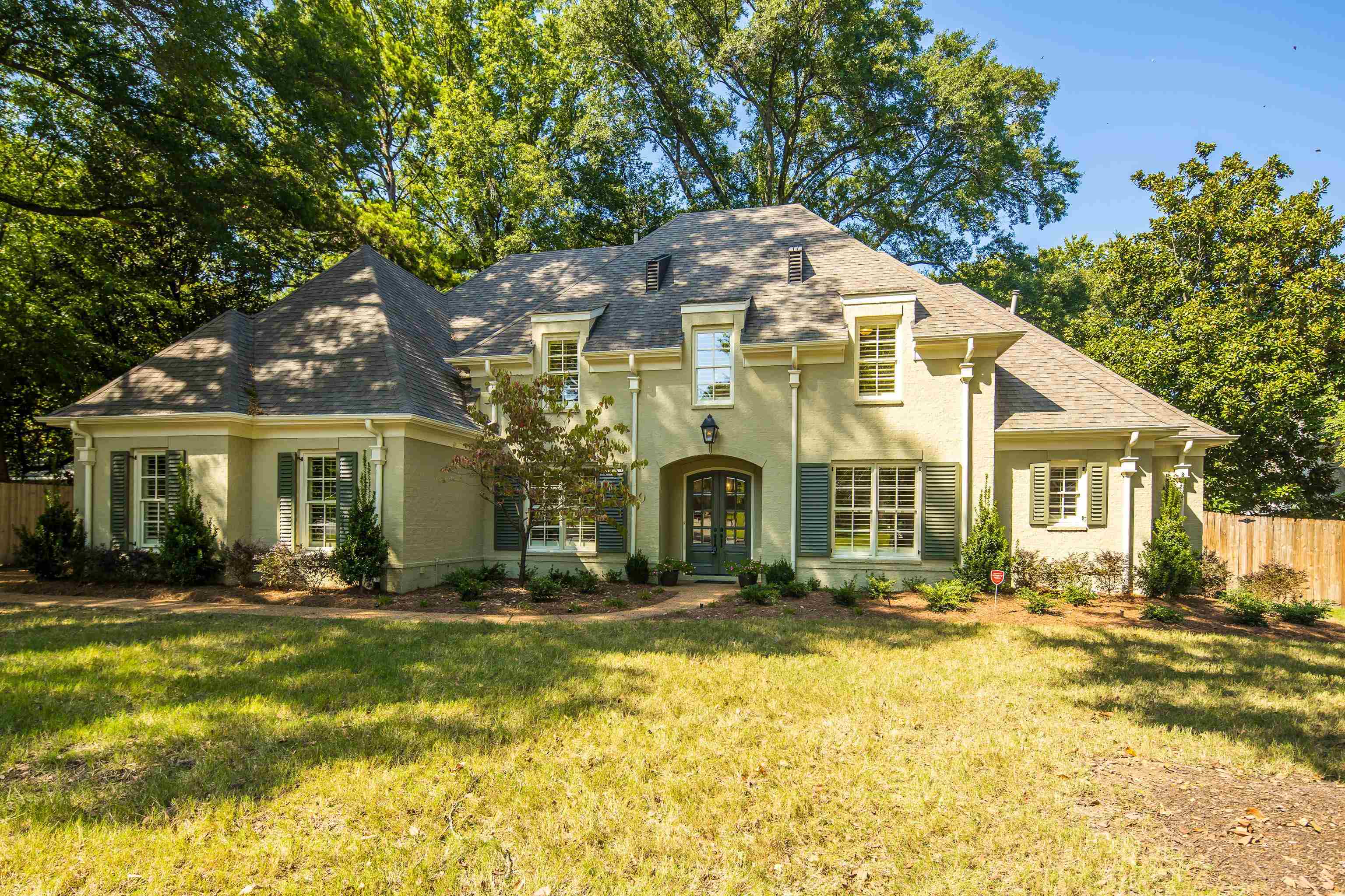 a front view of house with yard