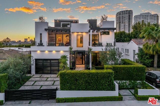 $6,995,000 | 1353 Woodruff Avenue | Westwood