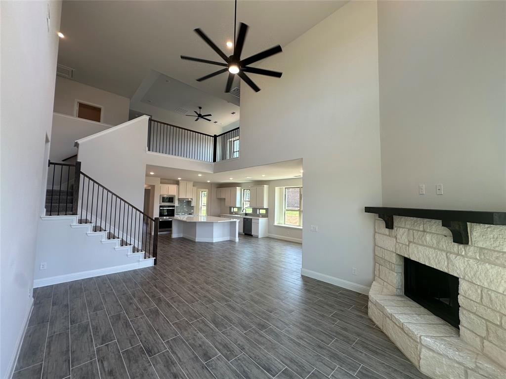 a view of livingroom and hardwood floor