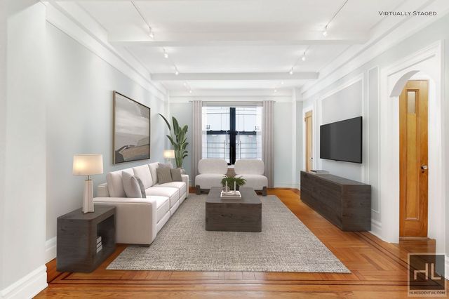 $1,095,000 | 215 West 92nd Street, Unit 3F | Upper West Side