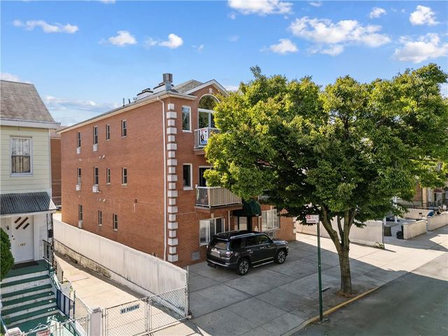 $748,000 | 1742 80th Street, Unit 3A | Bensonhurst