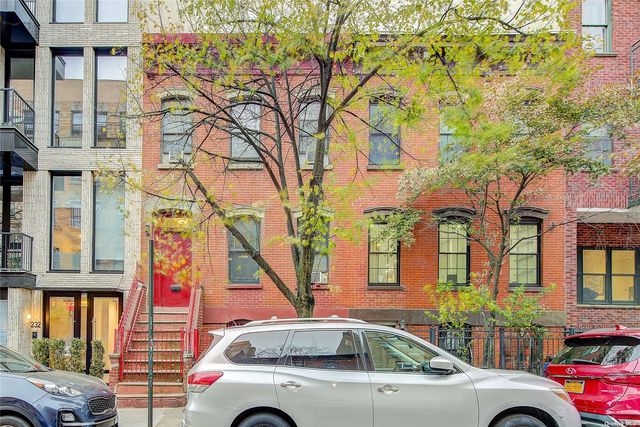 $2,500,000 | 230 South 2nd Street | Williamsburg