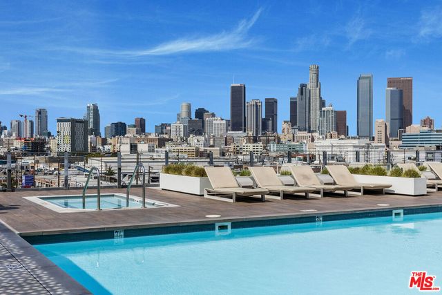 $939,000 | 530 South Hewitt Street, Unit 541 | Downtown Los Angeles