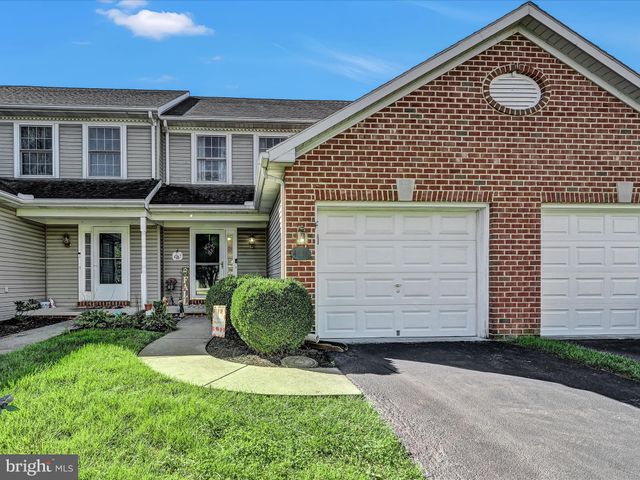 $300,000 | 4016 Parkside Court | West Hempfield Township - Lancaster County