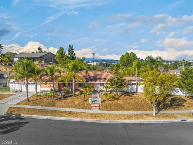 $775,000 | 536 San Miguel Drive | North Corona