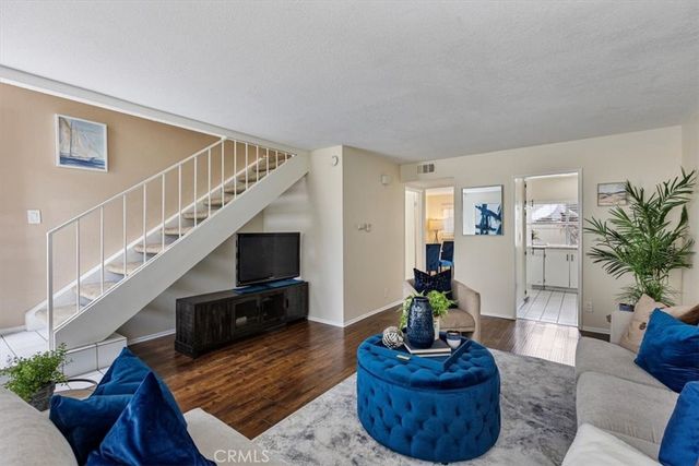 $805,000 | 85 Oval Road, Unit 3 | El Camino Real