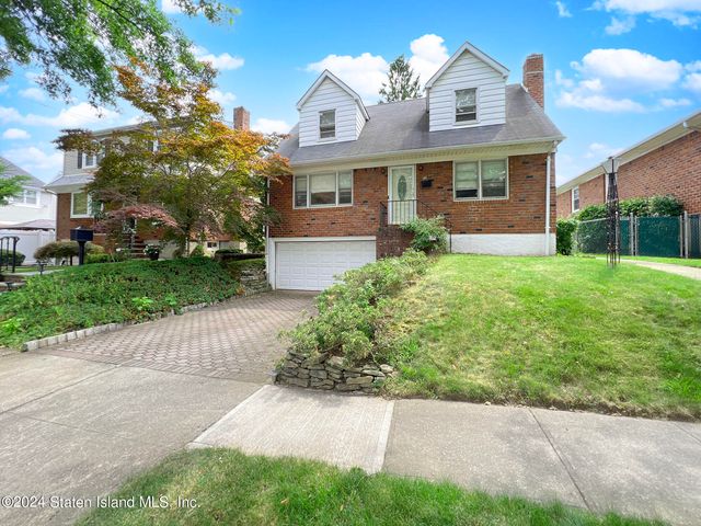 $850,000 | 17 South Greenleaf Avenue | Westerleigh