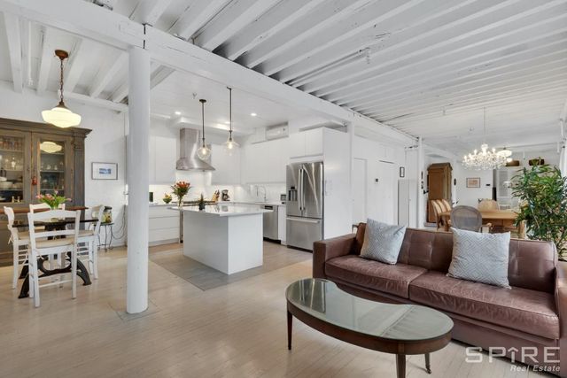 $2,595,000 | 330 Pearl Street, Unit 4AB | Financial District