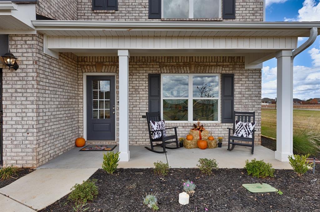 Home under construction. Sample photo used for illustrative purposes only, elevation, upgrades, selection, brick, siding and colors will vary.