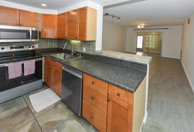 $155,000 | 2161 Northeast 1st Court, Unit 106 | Boynton Beach