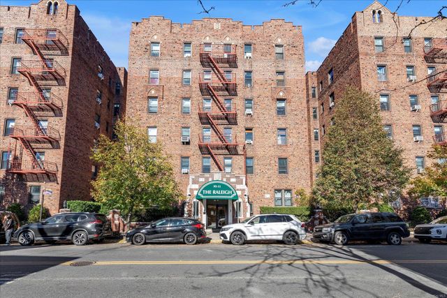 $495,000 | 92-11 35th Avenue, Unit 5E | Jackson Heights