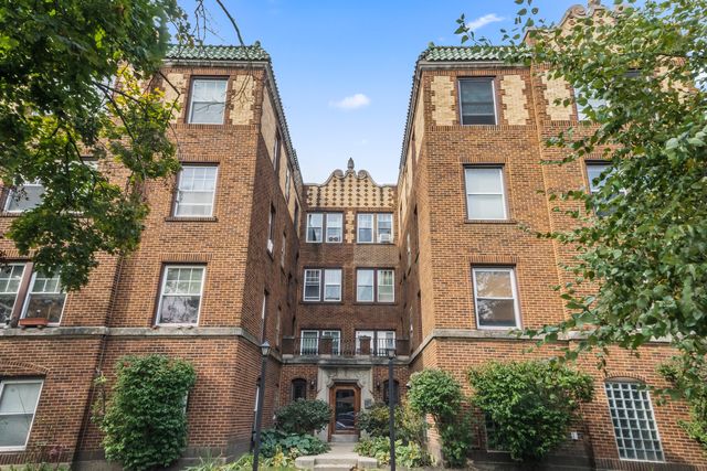 $149,000 | 7312 North Hamilton Avenue, Unit 1E | West Rogers Park