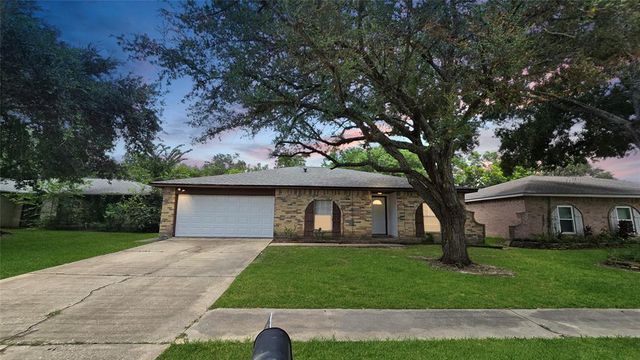 $242,500 | 215 Redbud Circle | Countryside