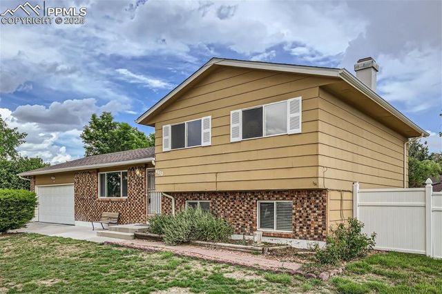 $360,000 | 4610 Castor Drive | Colorado University