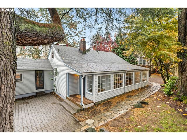 $579,900 | 2510 Southwest Hume Court | Multnomah Village