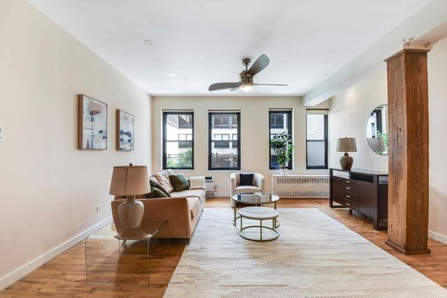 $995,000 | 250 West 27th Street, Unit 3F | Chelsea