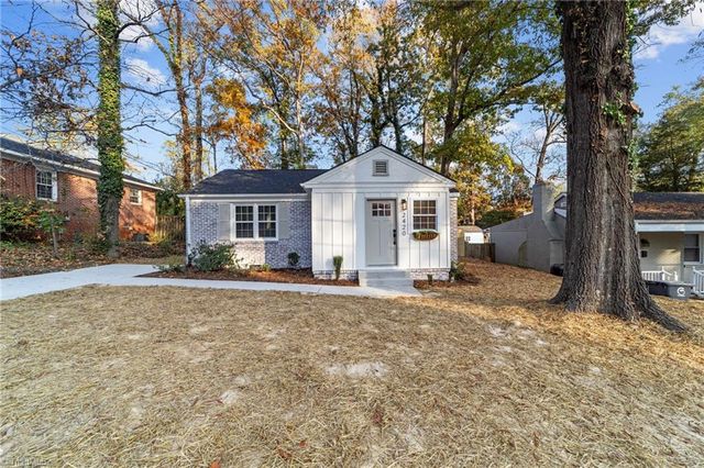 $275,000 | 2420 Dellwood Drive | Kirkwood