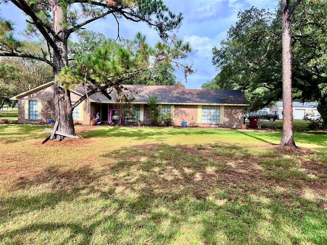 $385,000 | 54 County Road 183 | Van Vleck