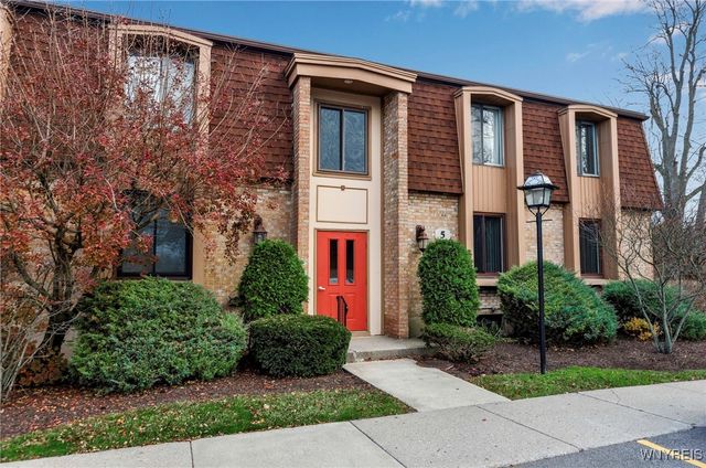 $149,900 | 5 Greenwich Drive, Unit 4 | Amherst