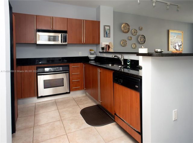 $359,900 | 1551 North Flagler Drive, Unit 904 | Bethesda Park