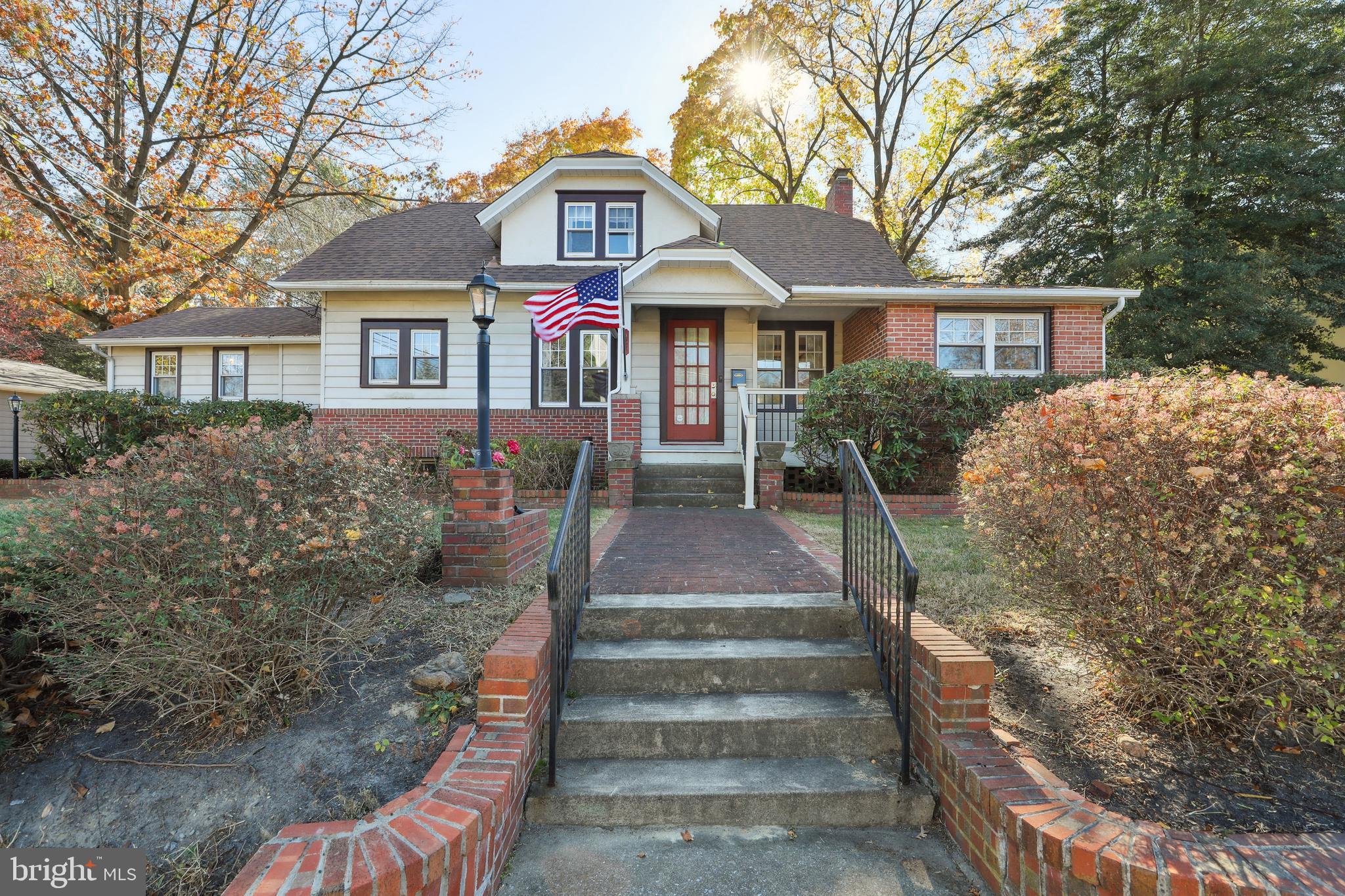 Welcome to 453 E. Holly Avenue in Historic Pitman!