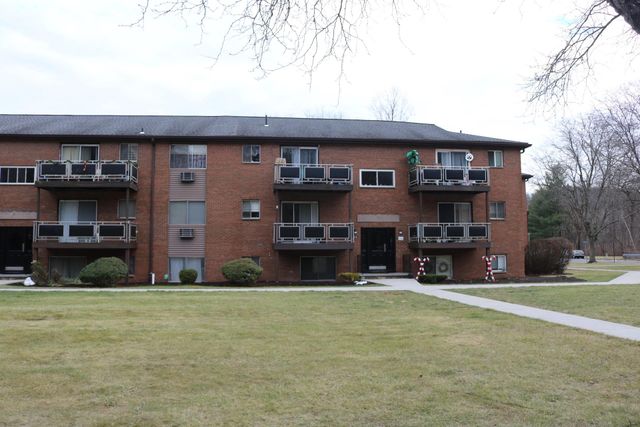 $1,875 | 33 Tanager Road, Unit 3301 | South Blooming Grove