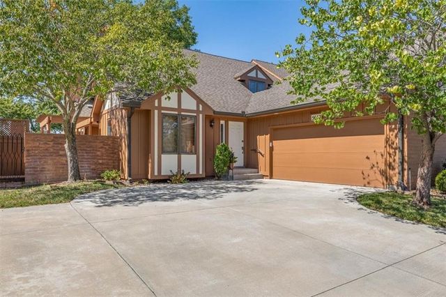 $315,000 | 5653 Southwest Hawick Lane | Topeka