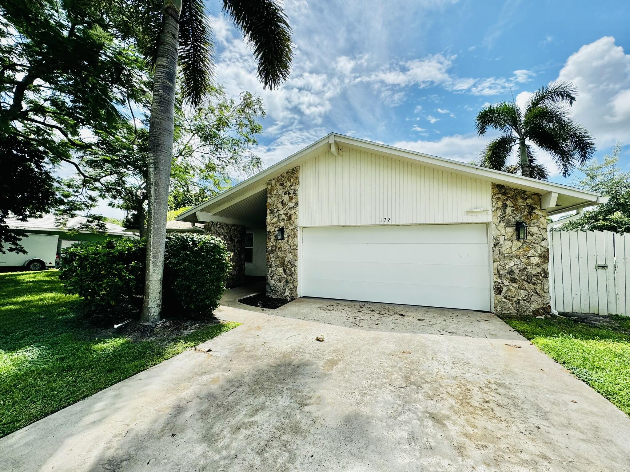 a view of a garage