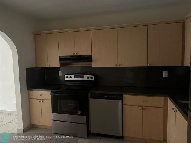 $2,500 | 941 Northeast 169th Street, Unit 122 | Windward