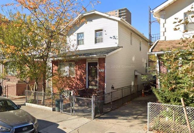 $925,000 | 3022 Brighton 1st Street | Brighton Beach