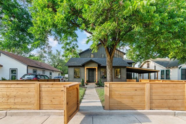 $1,388,000 | 2508 East 2nd Street | Holly