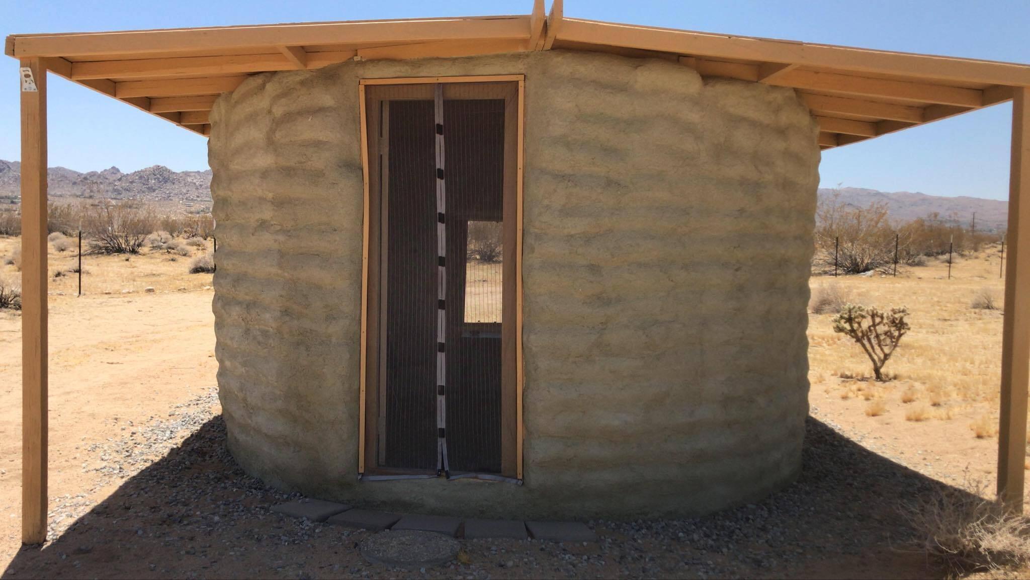 joshua tree mud cabin